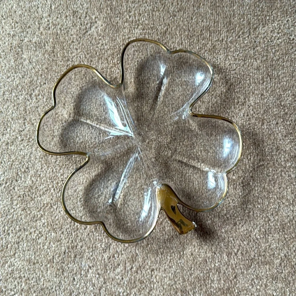 Vintage Glass divider Tray in the Shape of a Four Leaf Clover with Gold accents - Picture 1 of 4